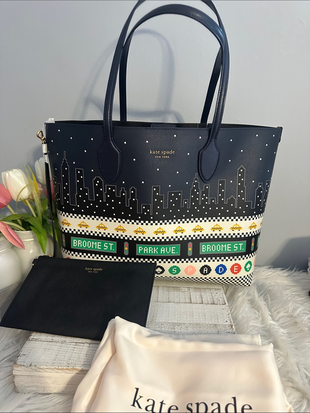 Nwt Kate spade bleecker big apple NYC tote bag